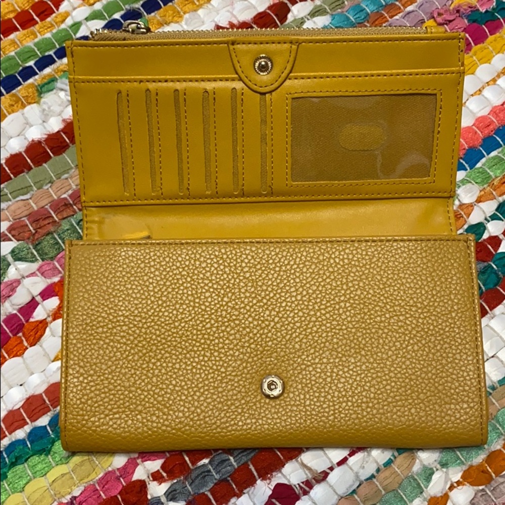 Wallet | a new day